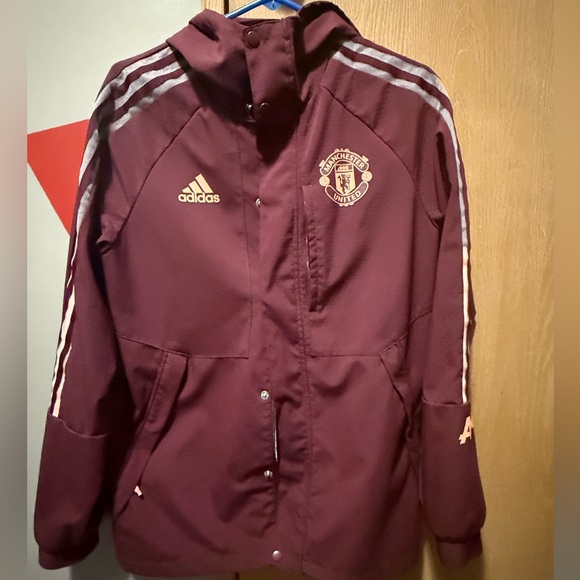 Manchester united Jacket - Picture 1 of 4